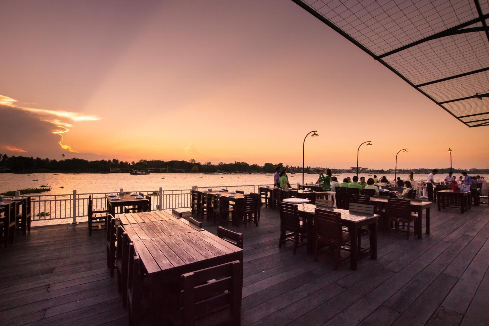Kalanan Riverside Resort Nonthaburi Zewnętrze zdjęcie